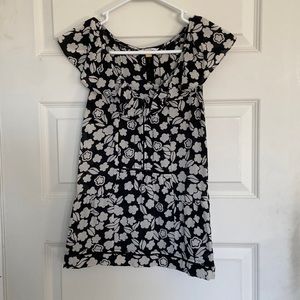 Cute flowy flowery top